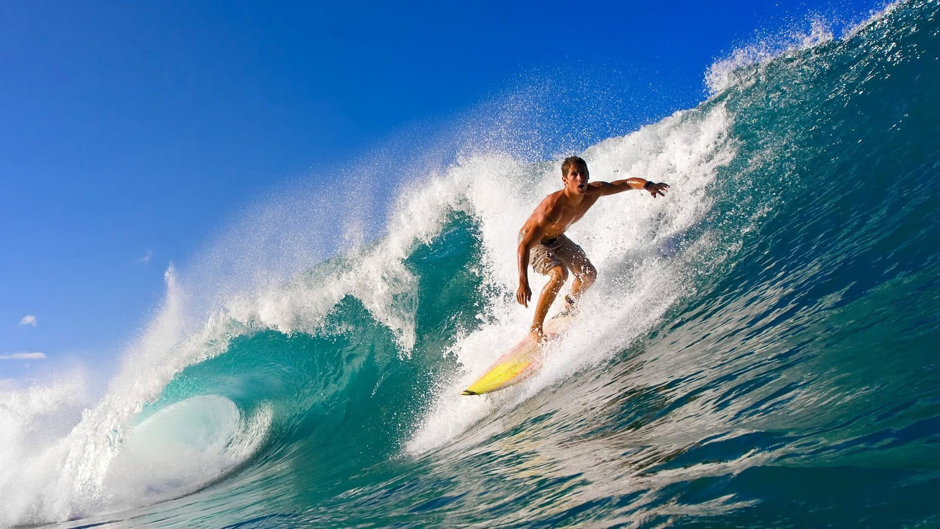 “腰旗美式橄榄球赛:东部新区运动热潮席卷赛场”